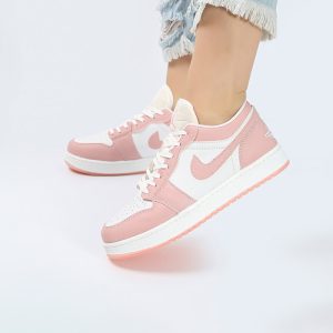 کفش و کتانی زنانه مدل NIKE AIR JORDAN 1 رنگ سفید صورتی کد M5814