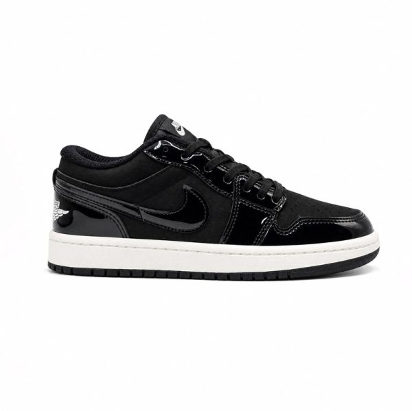 کفش و کتانی زنانه و دخترانه مدل نایک ترویس NIKE TRAVIS رنگ مشکی سفید کد 30980